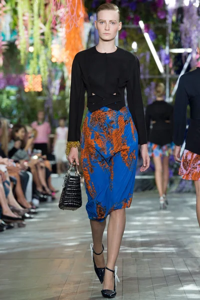Look 3